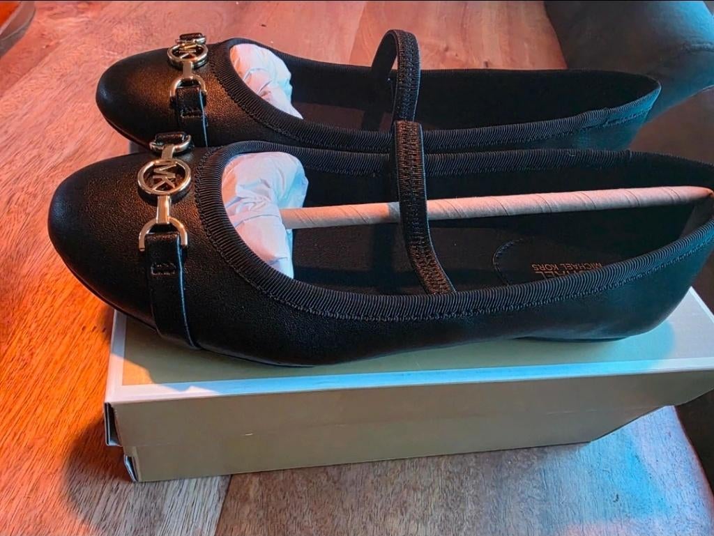 Micheal kors flats maat 37 nieuwprijs 175, Michael Kors, Zwart, Nieuw, Ophalen of Verzenden