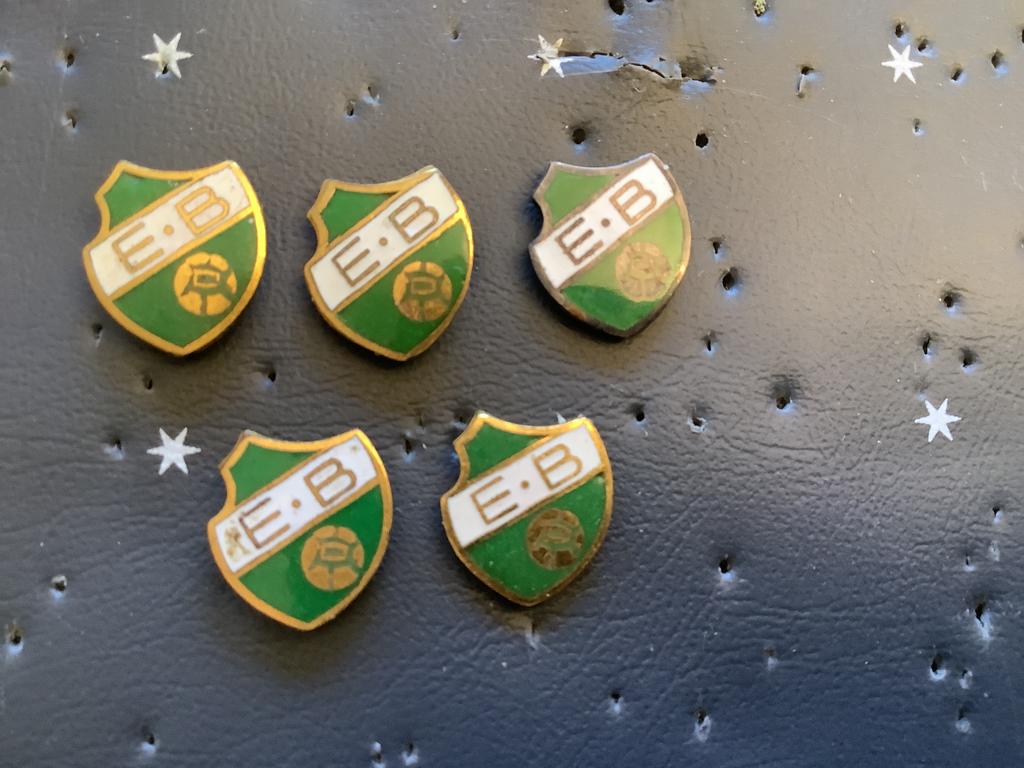 5 emaille speldjes Enschedese Boys, Ophalen of Verzenden, Zo goed als nieuw, Poster, Plaatje of Sticker