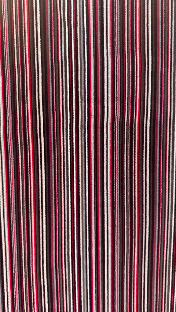 Zware velours meubelstof. Metrage circa € 22 meter nu voor, Ophalen, 25 tot 50 m², Paars, Landelijk, klassiek, hotelchique, kleurrijke interieurs