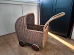 Ouderwetse rieten poppenwagen, Kinderen en Baby's, Speelgoed | Poppen, Ophalen, Gebruikt, Babypop