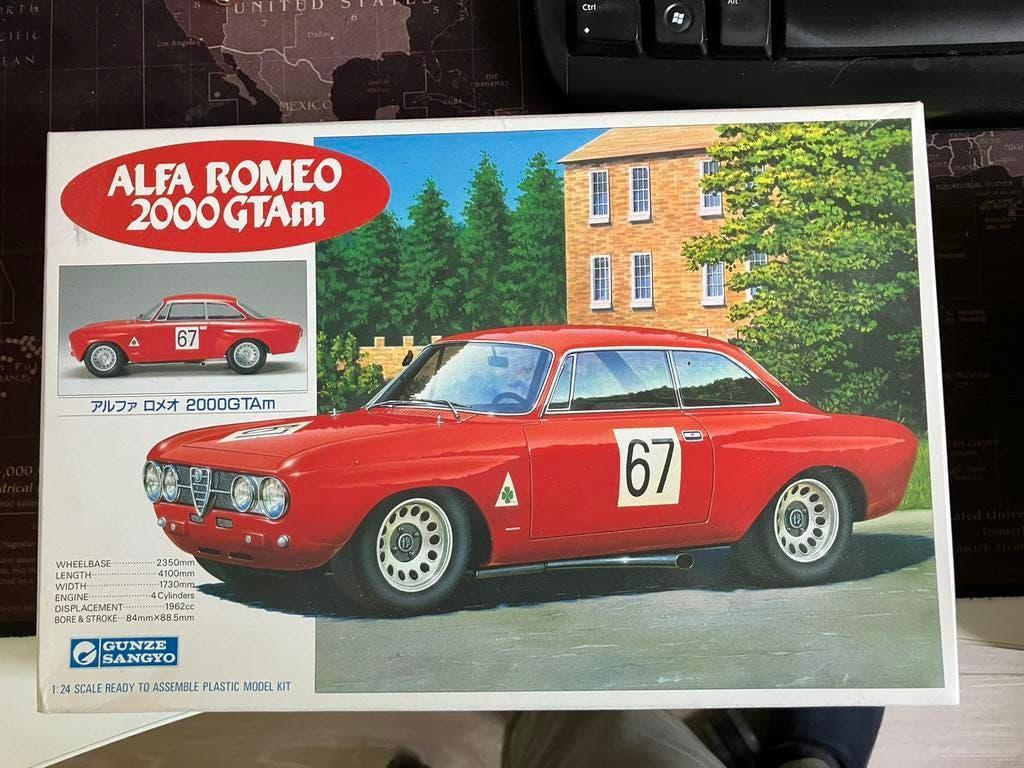 Twee vintage modelbouw dozen 70tiger jaren, Hobby en Vrije tijd, Modelbouw | Auto's en Voertuigen, Gebruikt, 1:50 of kleiner, Auto