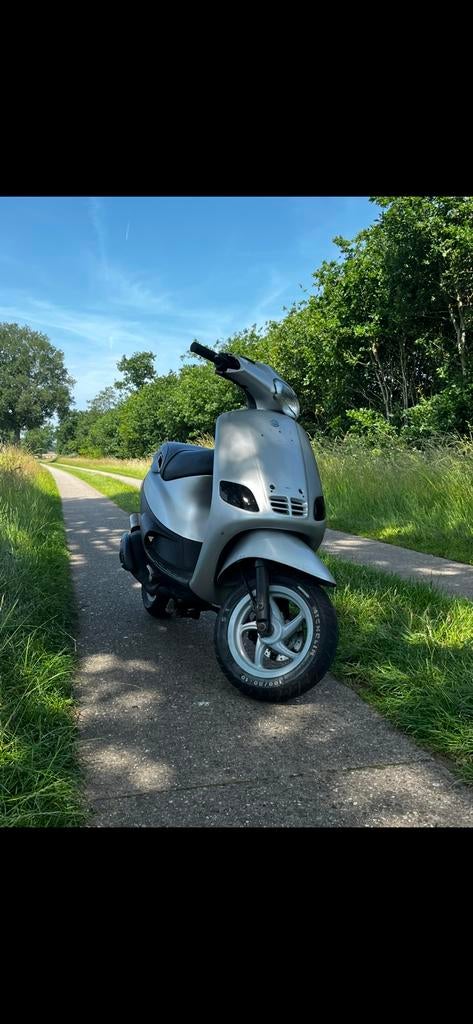 Zip type 3 70CC Brom, Fietsen en Brommers, Scooters | Piaggio, Zo goed als nieuw, Zip, Maximaal 45 km/u, Tweetakt, Ophalen