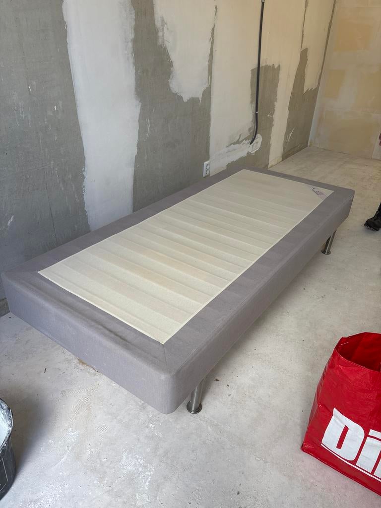 Bed en matras, onderkant 90 x 200, Ophalen, Gebruikt, 90 cm, Eenpersoons