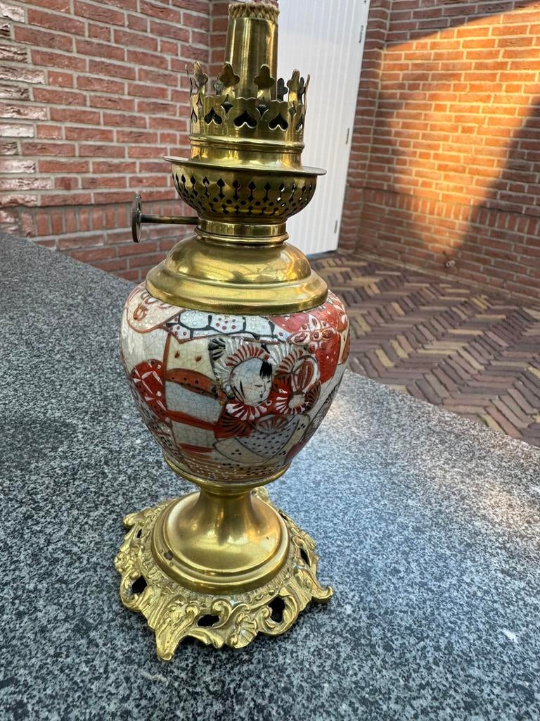 Antiek Petroleum Lamp met Decoratie, Antiek en Kunst, Ophalen of Verzenden