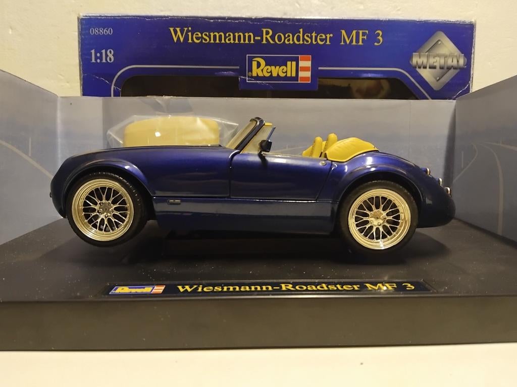 Wiesmann Roadstet MF3 darkblue Revell metal 1:18 KRD, Ophalen of Verzenden, Zo goed als nieuw, Auto, Revell