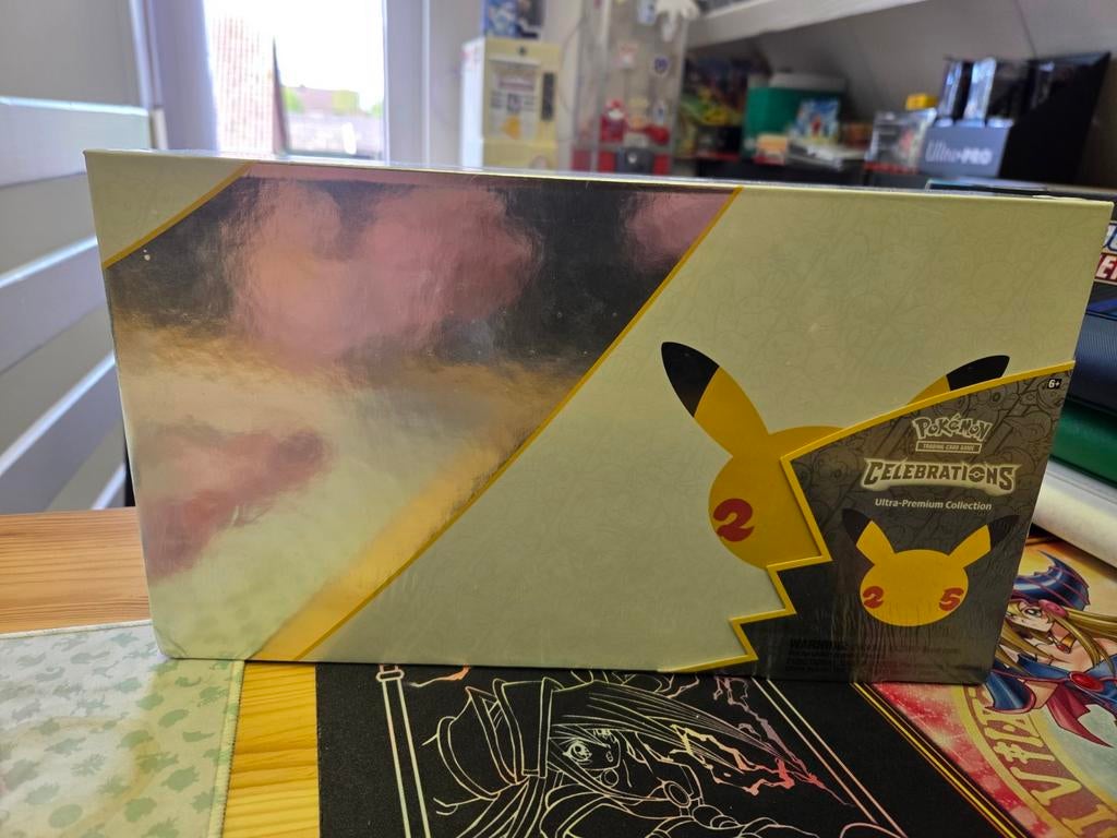 Celebrations ultra premium collection, Hobby en Vrije tijd, Verzamelkaartspellen | Pokémon, Ophalen of Verzenden, Nieuw