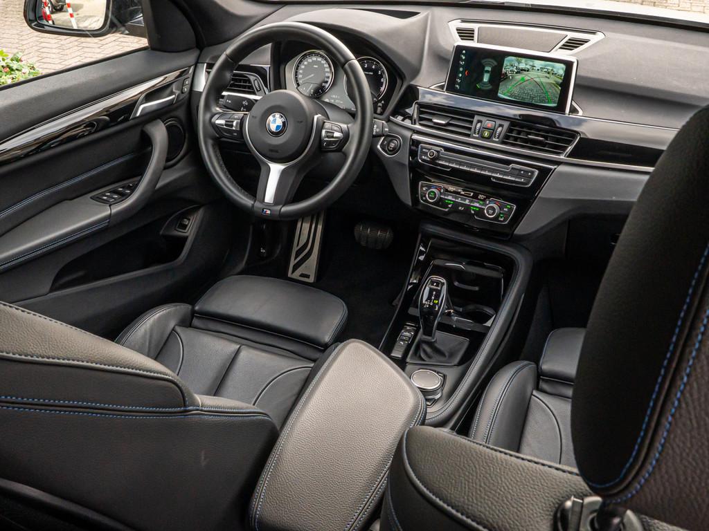 BMW X1 sDrive20i High Exe M-Sport CAMERA HUD 19 INCH LEDER L, 1998 cc, Euro 6, Leder, Bedrijf
