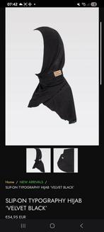 Bylima Slip-On Hijab - Zwart Typography Velvet - Nieuw, Bylima, Ophalen of Verzenden, Nieuw