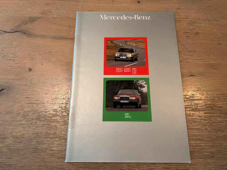 Folder Mercedes-Benz W123 1976 (200D, 240D, 300D, 230, 280E), Boeken, Auto's | Folders en Tijdschriften, Zo goed als nieuw, Mercedes