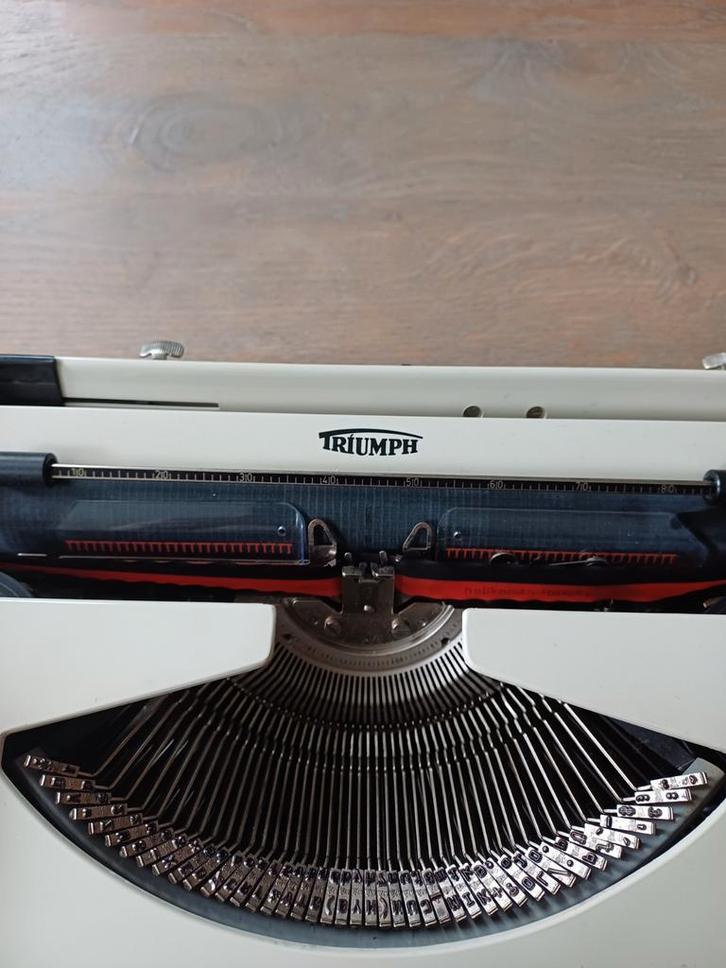 Tippa Triumph-Adler, Diversen, Typemachines, Ophalen
