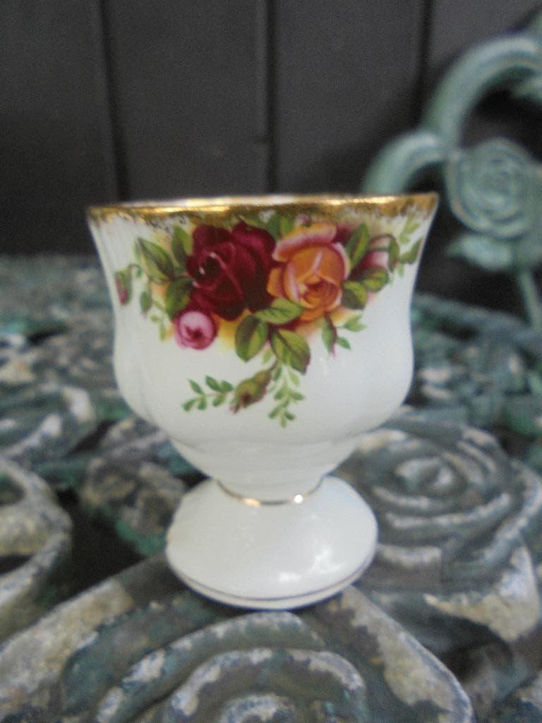 Eierdopje Royal Albert Old Country Roses met roosjes, Ophalen of Verzenden