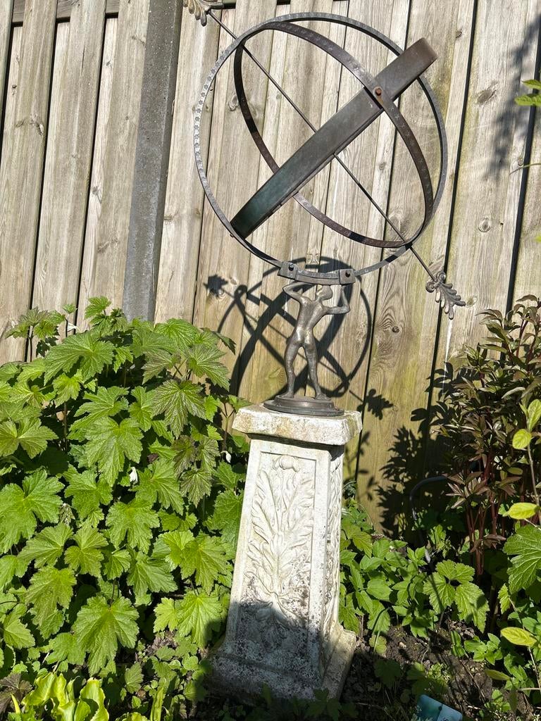 Antieke Zonnewijzer met Atlas Beeld - Tuindecoratie, Tuin en Terras, Zonnewijzers, Ophalen, Gebruikt
