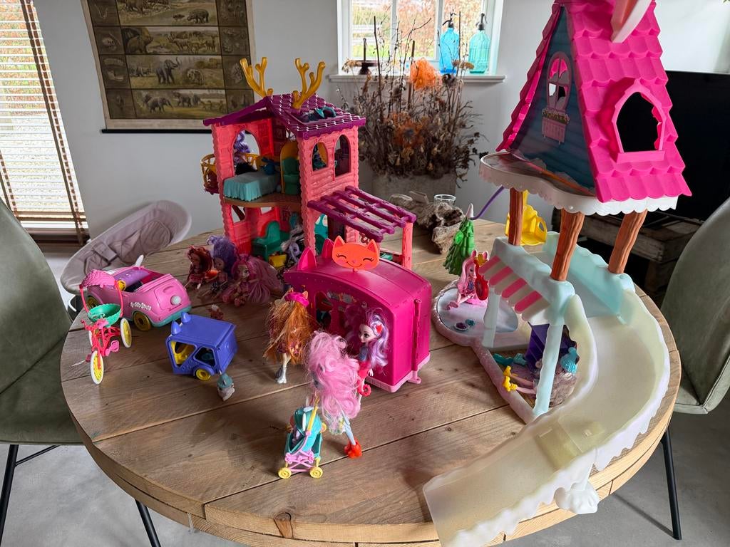 Enchantimals Groot Pakket: Hertenhuis, Fashion Truck & Meer!, Ophalen of Verzenden, Gebruikt, Meisje