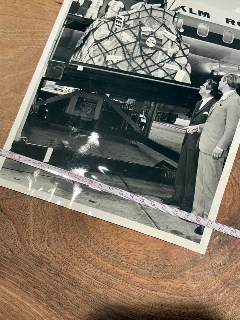 Historische foto KLM Royal Dutch Airlines vrachtvlucht 1966, 1960 tot 1980, Gebruikt, Foto, Ophalen of Verzenden