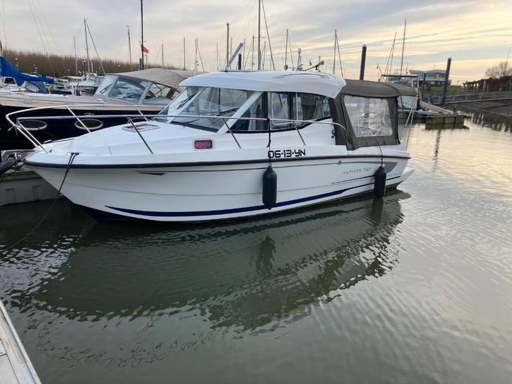 Te koop Beneteau Antares 750HB, Watersport en Boten, Motorboten en Motorjachten, Gebruikt, Polyester, 6 tot 9 meter, Benzine, Buitenboordmotor