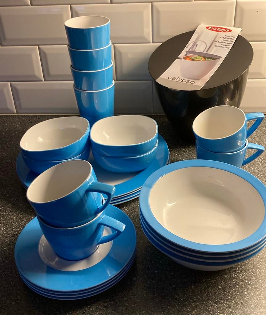 Mepal servies uitgebreid servies 4 persoons met afvalbakje, Ophalen of Verzenden, Zo goed als nieuw