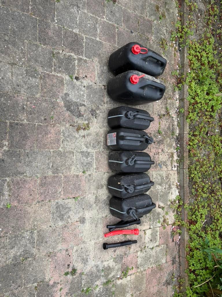 Jerry cans, Ophalen, Gebruikt