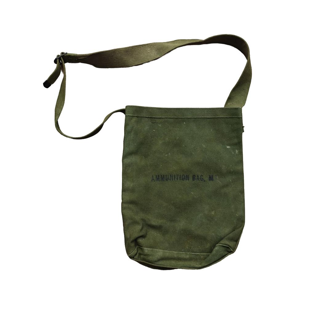WWII US M1 Ammunition Bag, Verzamelen, Militaria | Tweede Wereldoorlog, Ophalen of Verzenden, Amerika, Overige typen