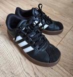 Adidas jongen sneakers mt 30 zwart, zgan, Adidas, Schoenen, Ophalen of Verzenden, Zo goed als nieuw