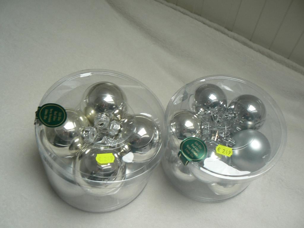 Diverse zilverkleurige kerstballen, Ophalen of Verzenden, Gebruikt