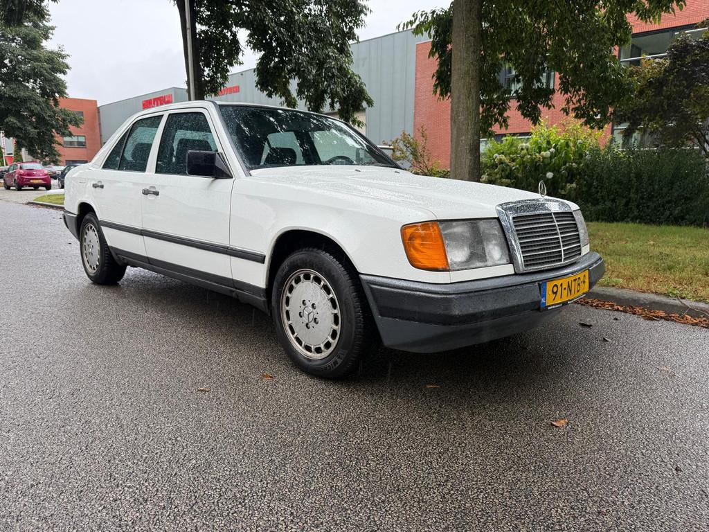 Mercedes-Benz 200-500 (W124) 230 E super netjes belasting vr, Auto's, Automaat, Gebruikt, 4 cilinders, 1290 kg