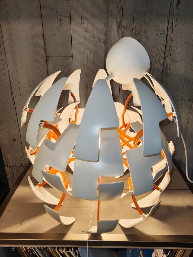 Ikea PS 2014 David Wahl Death Star lamp wit/oranje, Huis en Inrichting, Ophalen, Zo goed als nieuw, Modern, Design, Scandinavisch