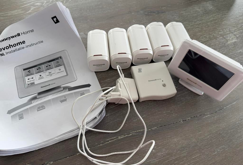Honeywell Evohome slimme thermostaat set – compleet, Ophalen of Verzenden, Slimme thermostaat, Zo goed als nieuw