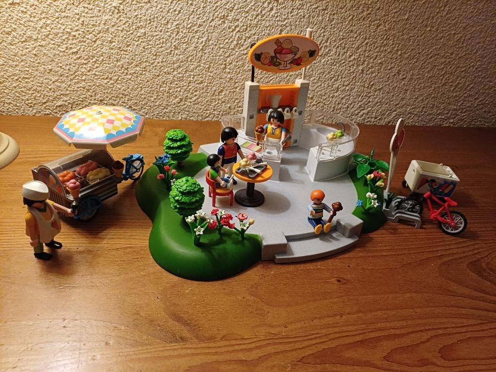 Playmobil IJssalon (4134), IJsverkoper met bakfiets, Ophalen of Verzenden, Zo goed als nieuw, Complete set