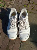 Witte Adidas sport/tennisschoenen, L00, Schoenen, Zo goed als nieuw, Ophalen