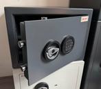 Zeer degelijke Sistec kluis en brandkast elo3 et3, Ophalen, Zo goed als nieuw, Brandkast