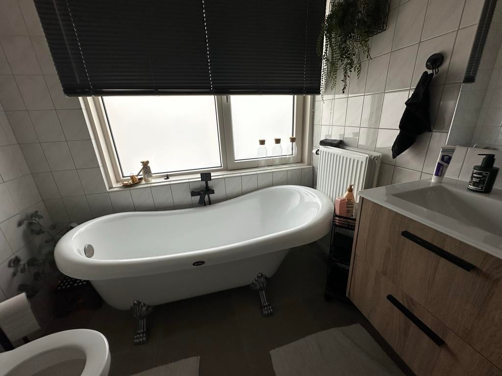 Stijlvol bad op pootjes - Klassiek design voor uw badkamer, Huis en Inrichting, Badkamer | Complete badkamers, Ophalen, Gebruikt