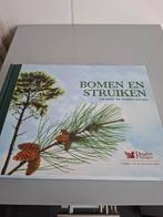 Boek readers digest bomen en struiken, Ophalen of Verzenden, Zo goed als nieuw, Bloemen, Planten en Bomen