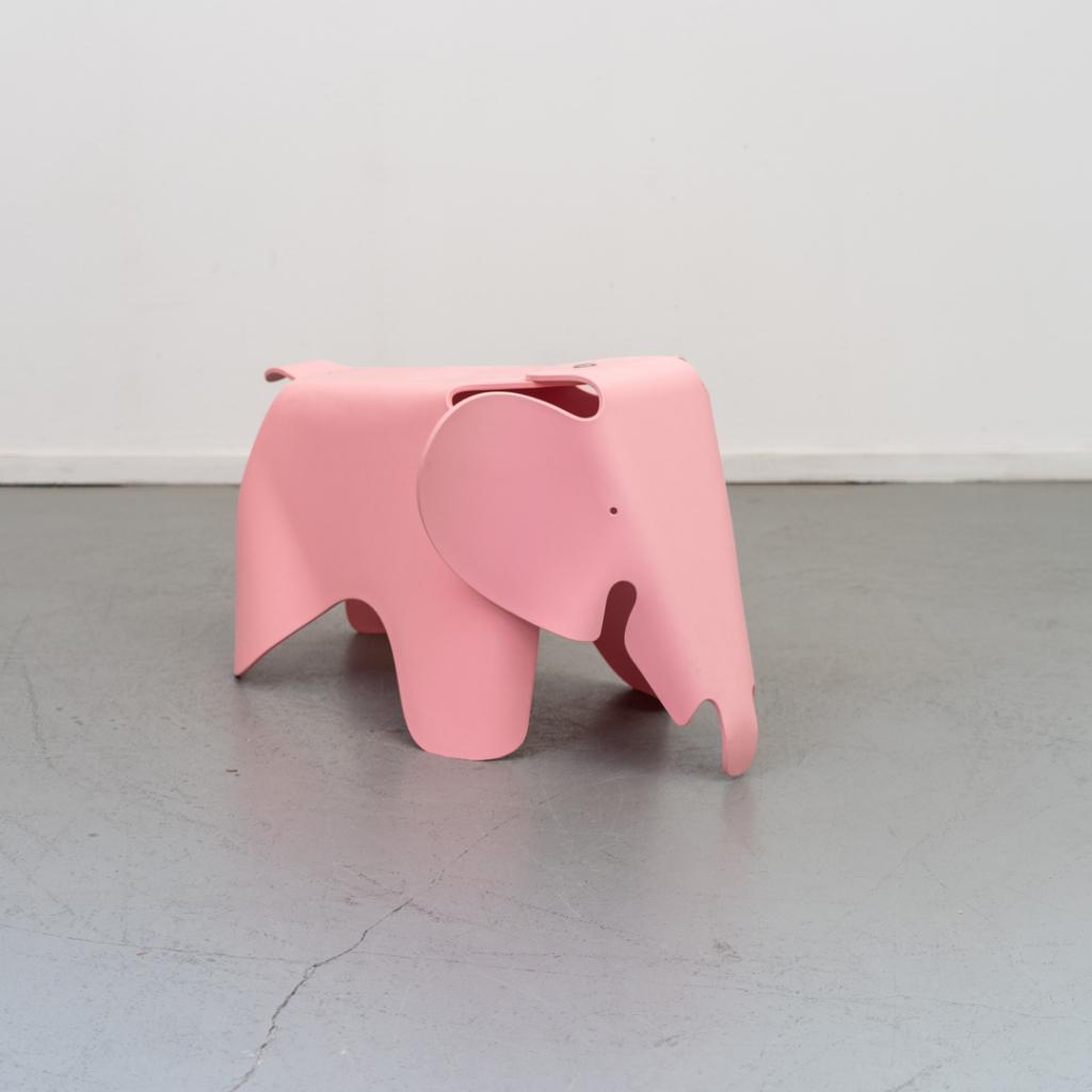 1x Vitra Eames Olifant Roze - Groot