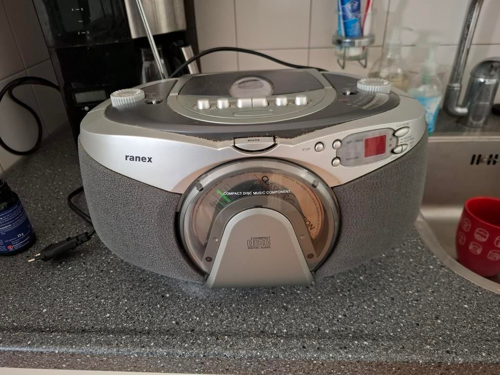 RADIO CASSETTE CD SPELER, Audio, Tv en Foto, Radio's, Ophalen, Gebruikt