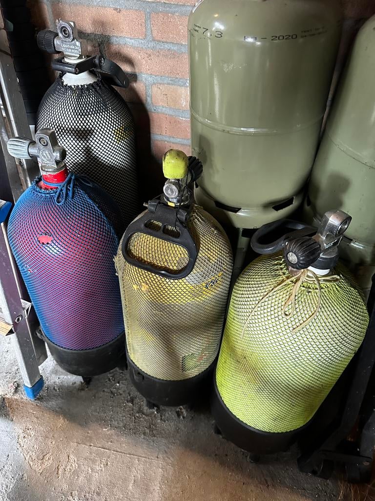 Diverse duikflessen 12, 15 en 6 liter, Ophalen, Gebruikt, Duikfles
