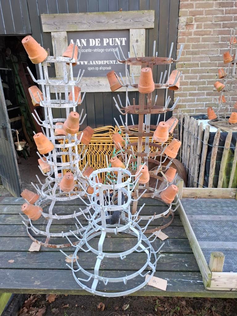 Oude brocante zinken flessenrek pinnenrek wijnflessen decor, Tuin en Terras, Ophalen of Verzenden, N, T, V