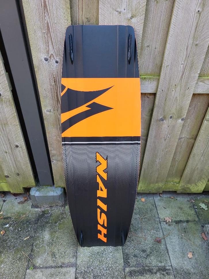 Naish monarch kiteboard, Watersport en Boten, Kitesurfen, Gebruikt, Kiteboard, 4 m² of minder, Twintip, Ophalen