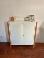 Stalen kastje met houten frame, Huis en Inrichting, Kasten | Overige, Ophalen, Zo goed als nieuw