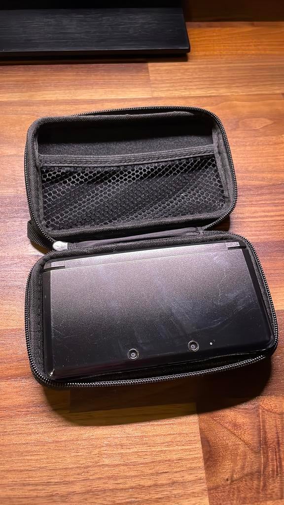 Nintendo 3DS Zwart + oplader | Zeer nette staat, Spelcomputers en Games, Spelcomputers | Nintendo 2DS en 3DS, Ophalen of Verzenden