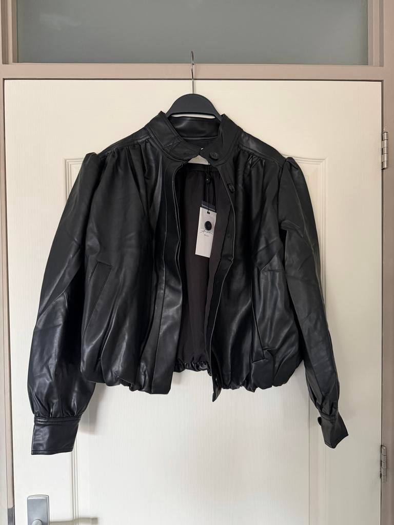 Nieuwe Ambika leatherlook jacket maat S/M, Zwart, Nieuw, Ophalen of Verzenden, Jasje