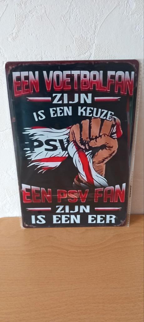 PSV Blikken Bord - Een PSV Fan Zijn Is Een Eer - 20x30 cm, Verzamelen, Sportartikelen en Voetbal, Nieuw, Overige typen, PSV, Ophalen of Verzenden