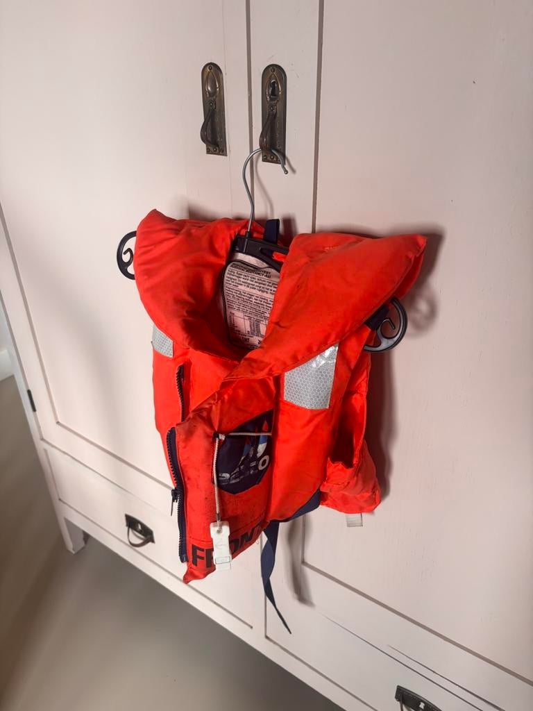Reddingsvest kind 2 15-20 kilo Besto, Ophalen of Verzenden, Gebruikt, Kind, Reddingsvest of Zwemvest