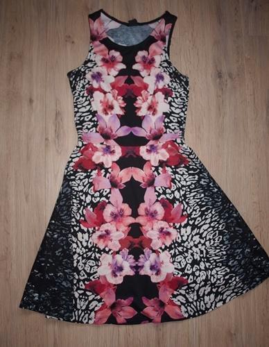 Zwarte Jurk met Bloemprint H&M (XS), Kleding | Dames, Jurken, Zo goed als nieuw, Maat 34 (XS) of kleiner, Zwart, Knielengte, Ophalen of Verzenden