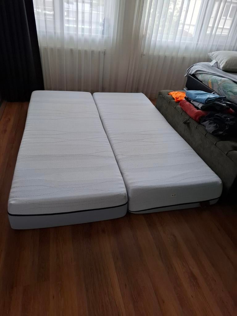 M Line Slow Motion V matras 80x210 cm, Huis en Inrichting, Slaapkamer | Matrassen en Bedbodems, Ophalen, Zo goed als nieuw, 210 cm