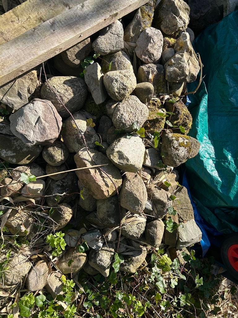 Grote stapel zwerfkeien voor tuin of vijver - Gratis, Ophalen, Overige materialen, Gebruikt, Kei