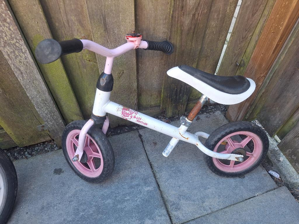 Loopfiets kind tot 3 jaar, Kinderen en Baby's, Speelgoed | Buiten | Voertuigen en Loopfietsen, Ophalen of Verzenden, Gebruikt