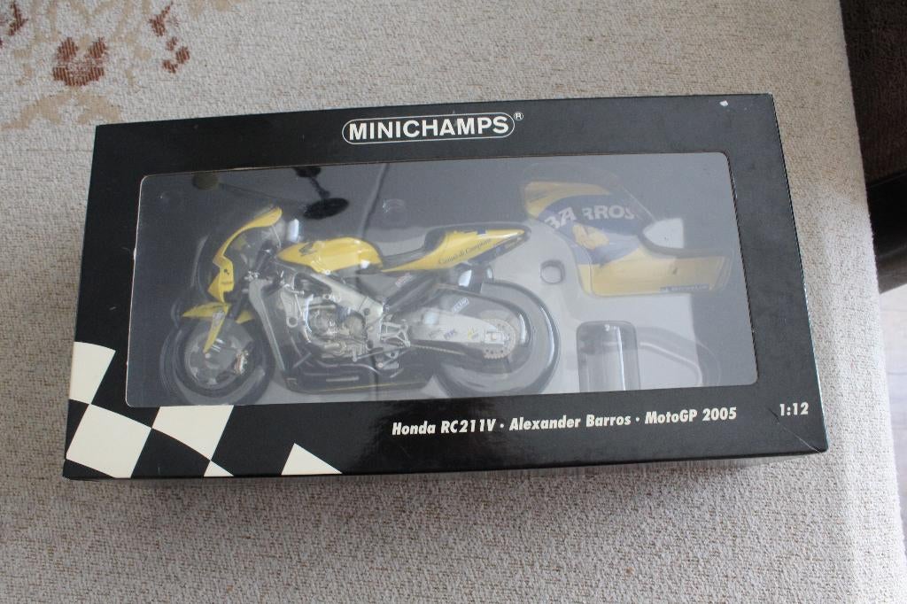Model Motor. Honda RC211V Alexander Barros, Ophalen of Verzenden, Nieuw, 1:9 t/m 1:12, Motor