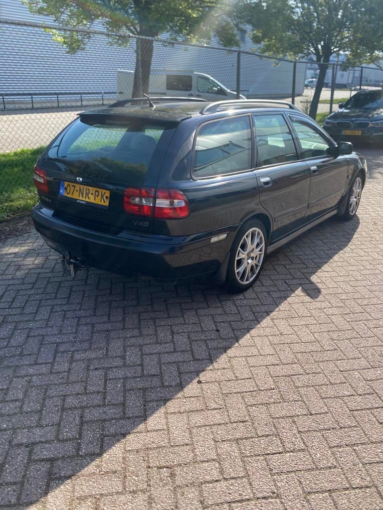 Volvo V40 1.9 TD 84KW 2004 Zwart, Auto's, Volvo, Particulier, V40, Diesel, C, Stationwagon, Handgeschakeld, Origineel Nederlands