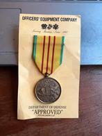 Amerikaans Vietnam Service Medal orig kartonnetje medaille, Verzamelen, Amerika, Lintje, Medaille of Wings, Ophalen of Verzenden