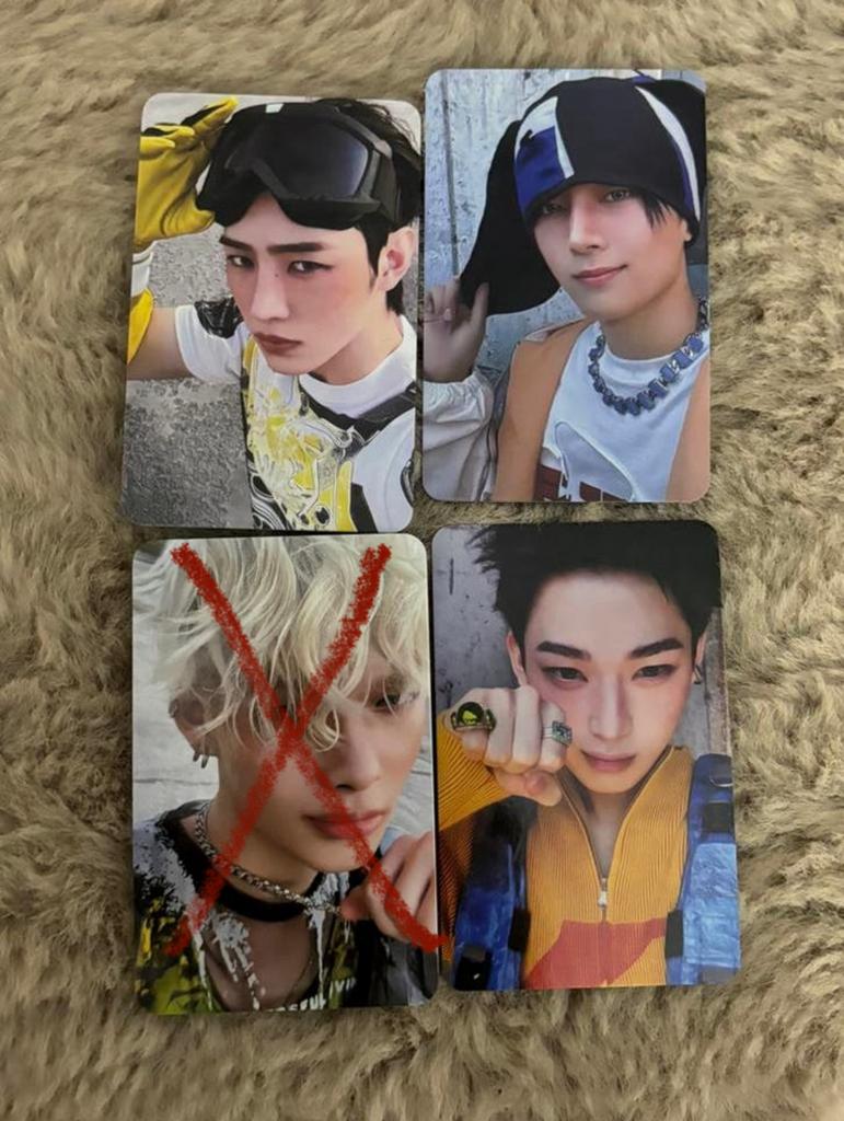 Enhypen outside photocards, Verzamelen, Muziek, Artiesten en Beroemdheden, Ophalen of Verzenden, Zo goed als nieuw, Foto of Kaart